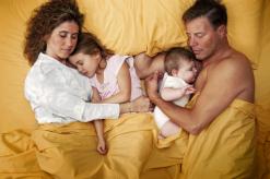 Совместный сон с ребенком: блажь или благо Совместный сон с грудничком комаровский